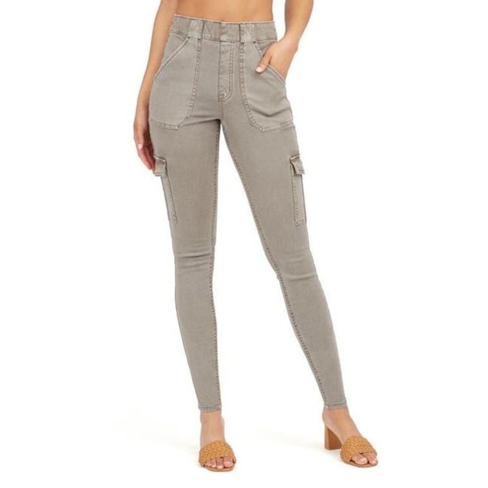 Spanx Stretch Twill‎ Ankle Cargo Pants in Gray Size Medium